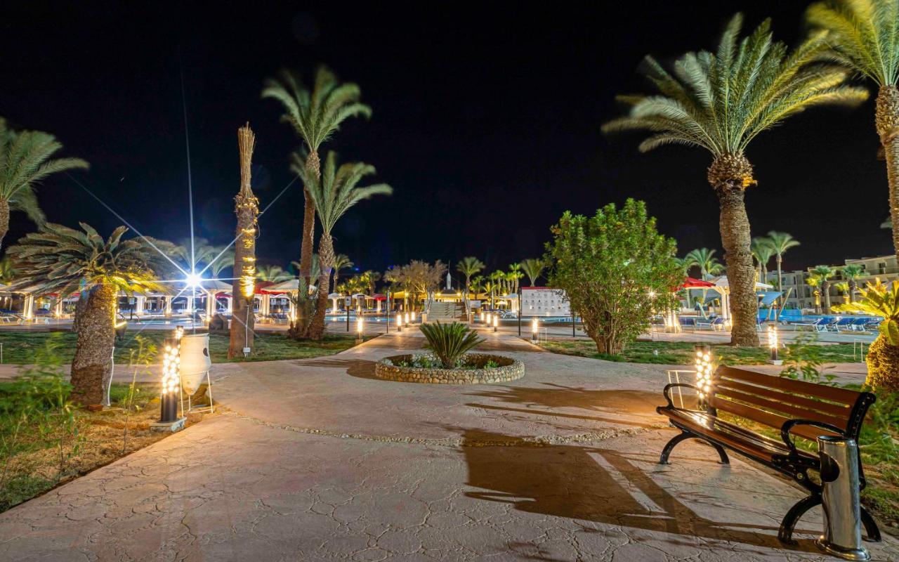 Amarina Abu Soma Resort & Aquapark Хургада Екстериор снимка